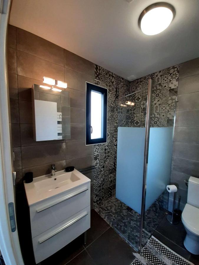 Un Séjour Romantique en couple avec Jacuzzi privé Chromothérapie Jardin Maison privée Ychoux Exterior foto