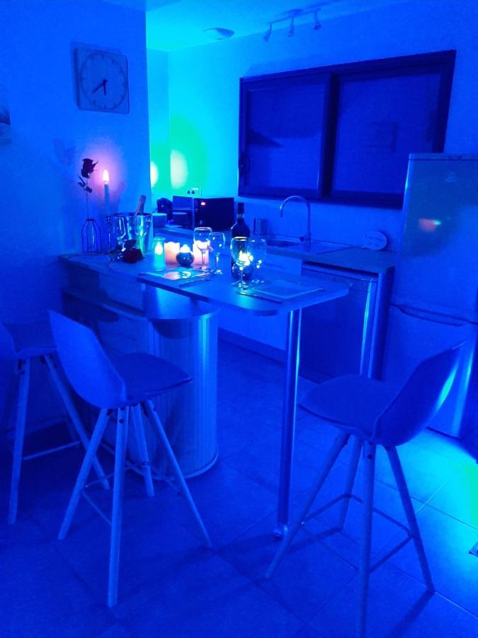Un Séjour Romantique en couple avec Jacuzzi privé Chromothérapie Jardin Maison privée Ychoux Exterior foto